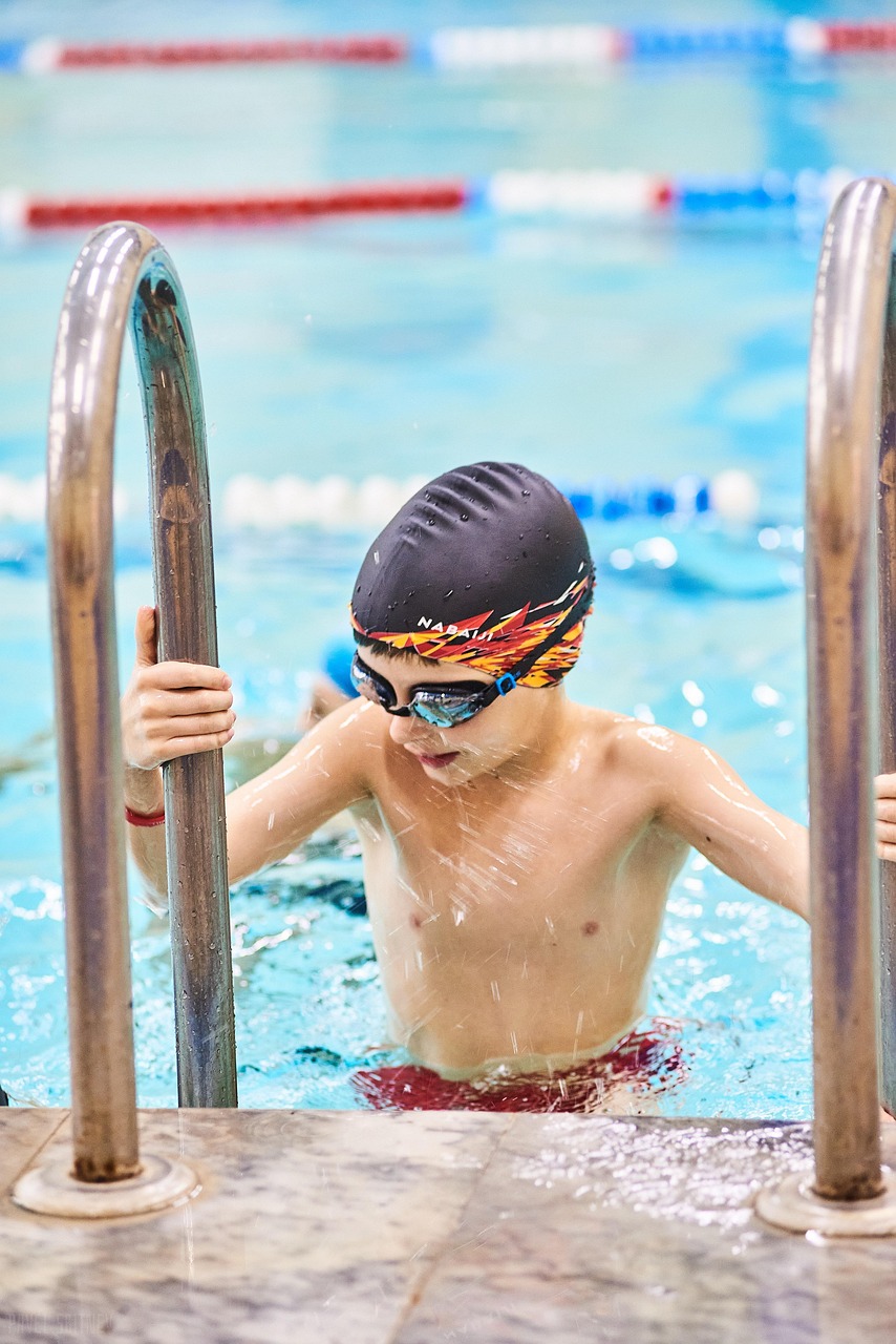 swimming pool, kid, activity, nature, water, child, boy, sport, active, action, athlete, exercise, fitness, race, speed, splashing, swim, swimmer, wellness, wet, energy, pool, swimming, cap, leisure